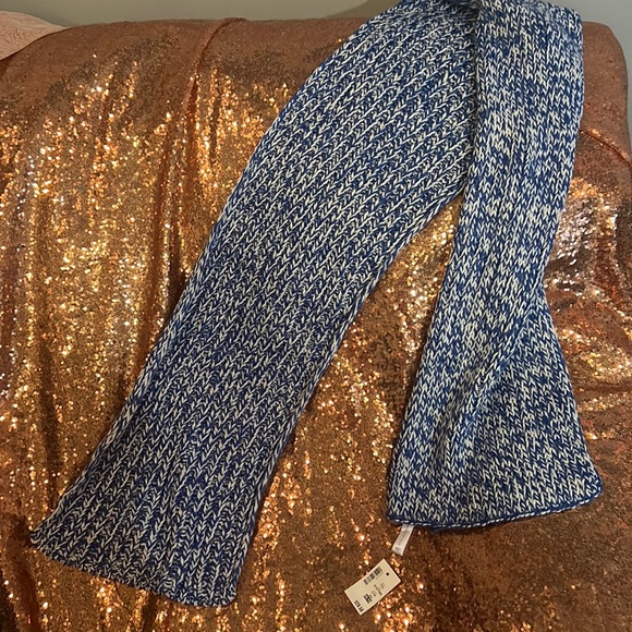 Areopostale Royal blue and white scarf 🧣 - Picture 1 of 3